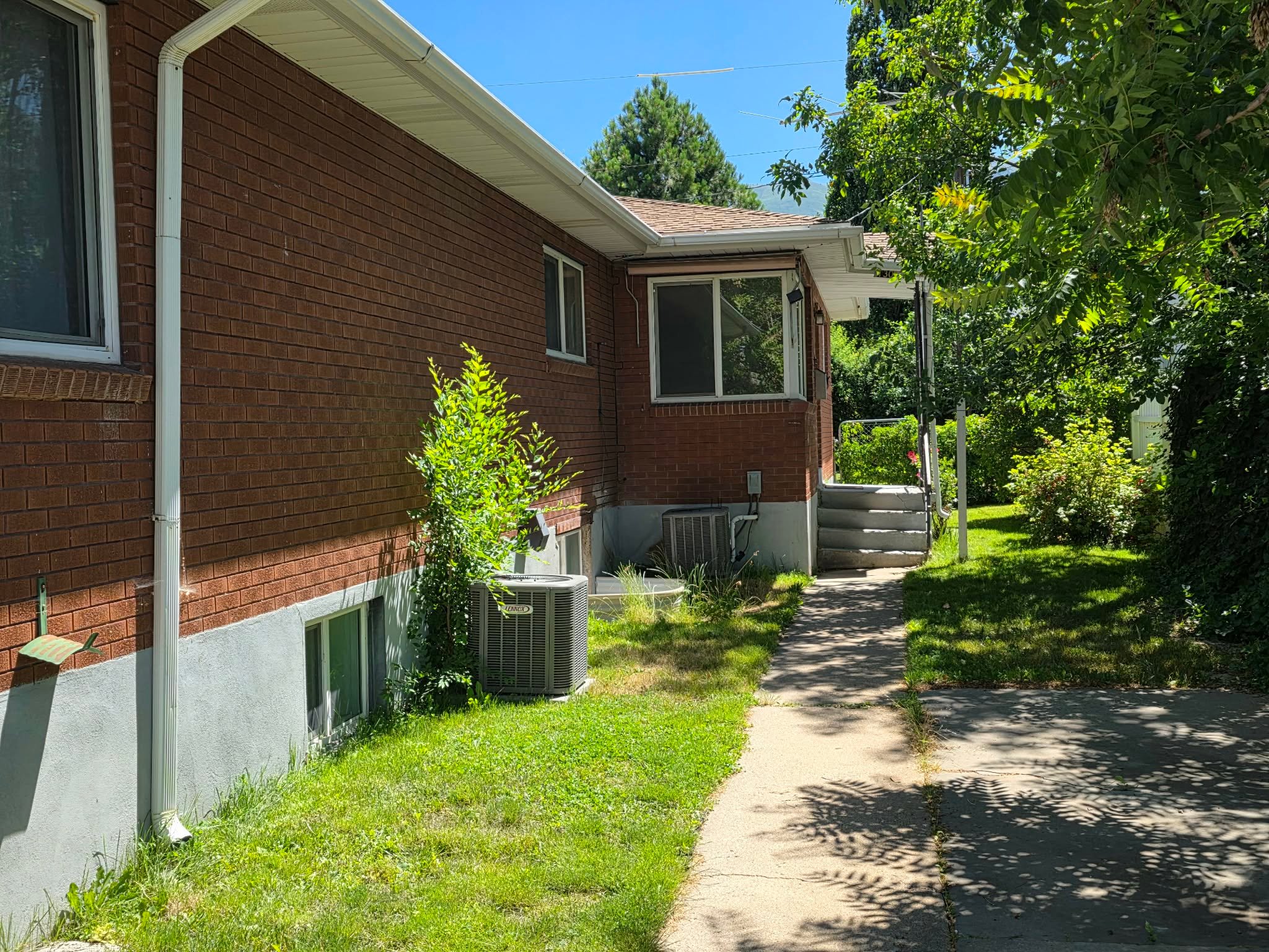 Kaysville Apartment: 132 N 100 E