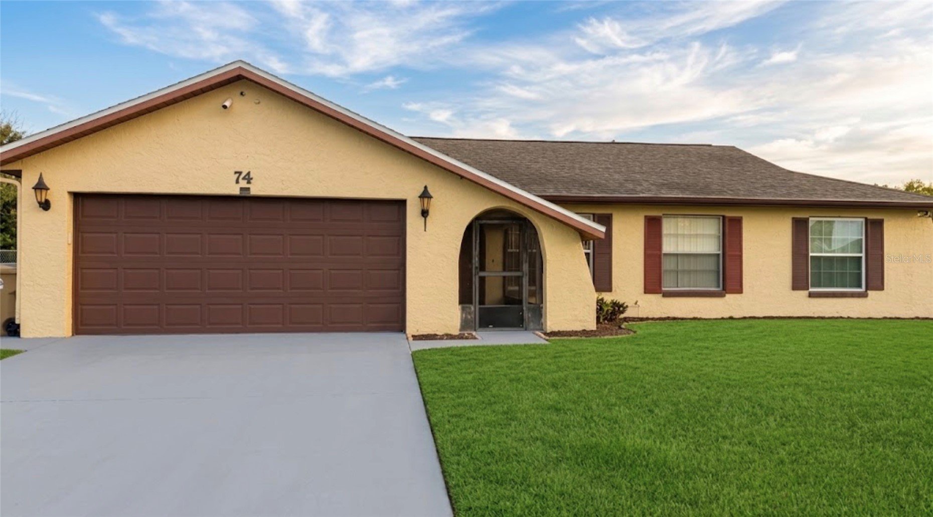 Kissimmee House: 74 W Cedarwood Cir