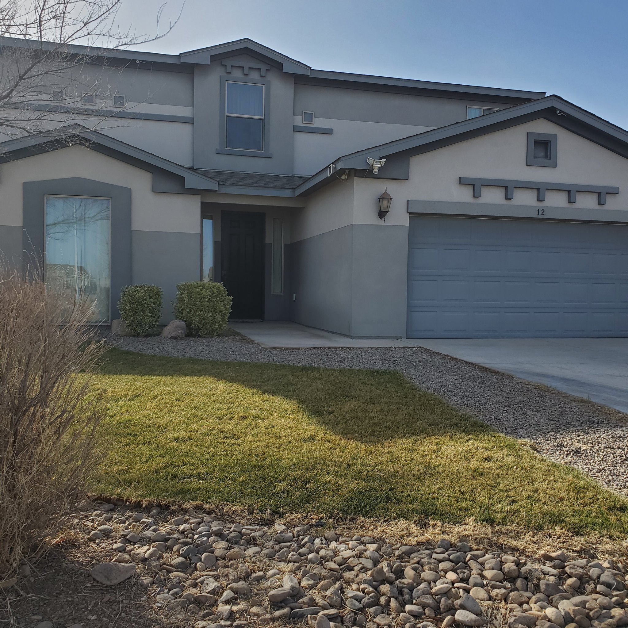 Roswell House: 12 Holly Loop