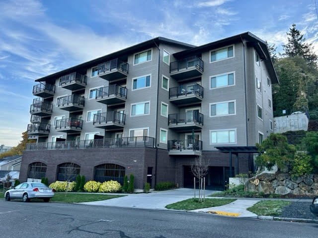 Bellingham Apartment: 700 N State St