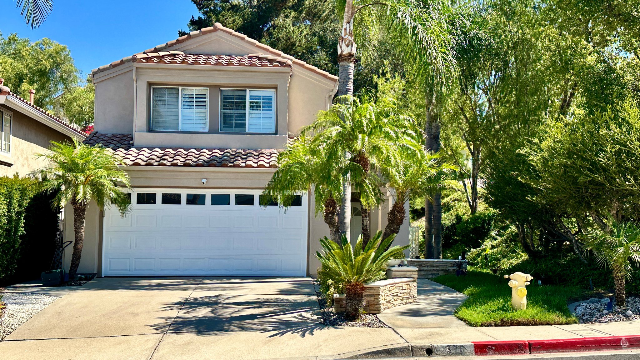 Anaheim House: 370 S Larkwood St