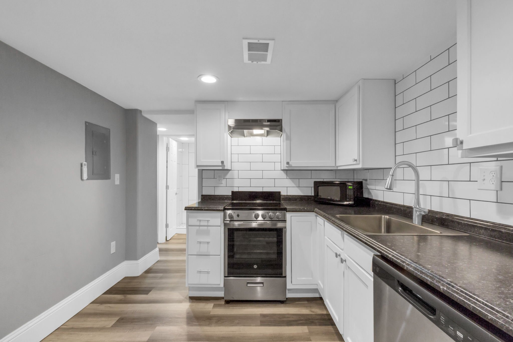 Greeley Apartment: 1609 10th Ave