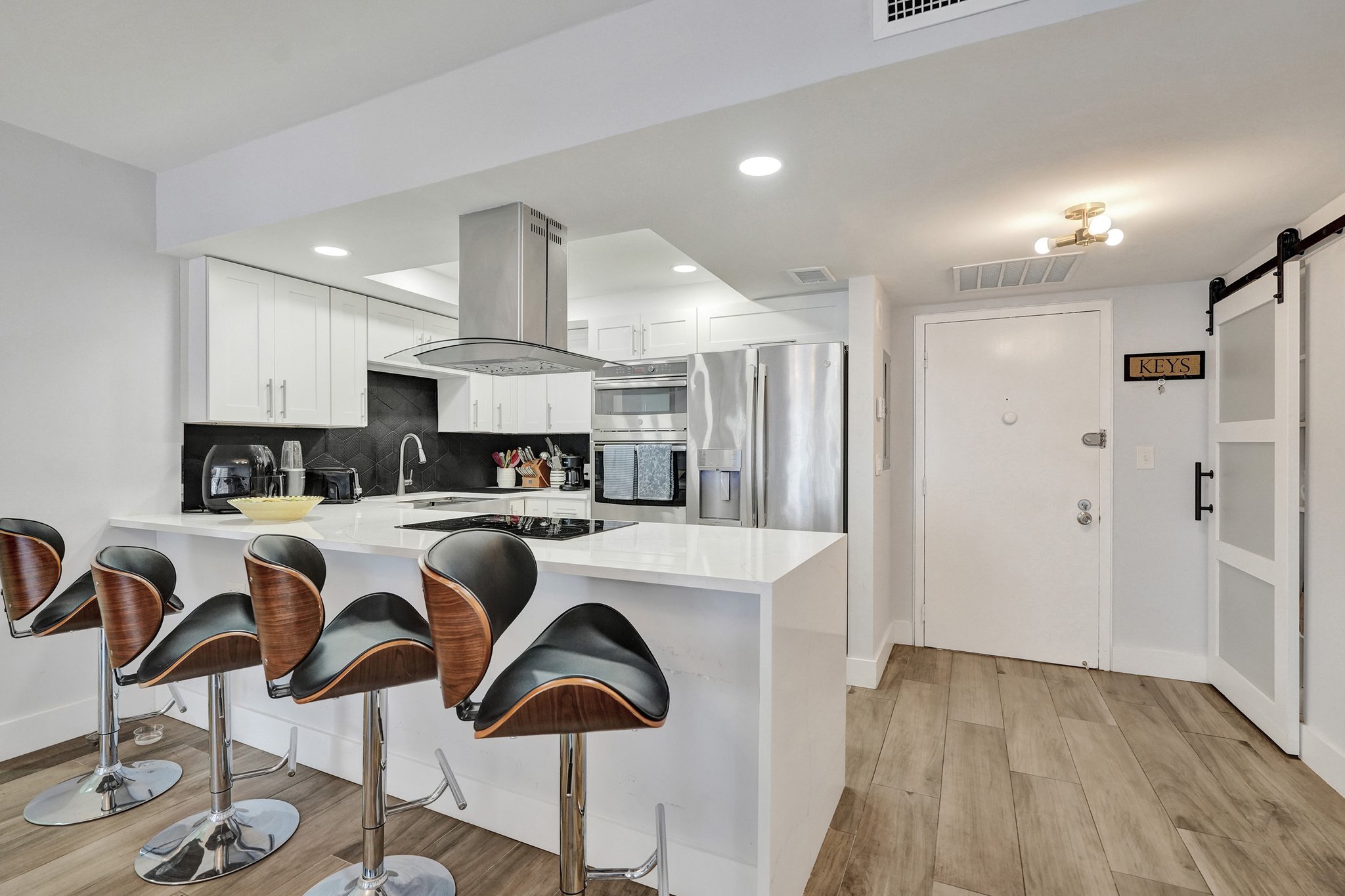 Hallandale Condo: 600 Three Islands Blvd