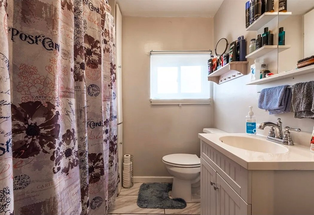 Pittsburgh Apartment: 5827 lauder st rear