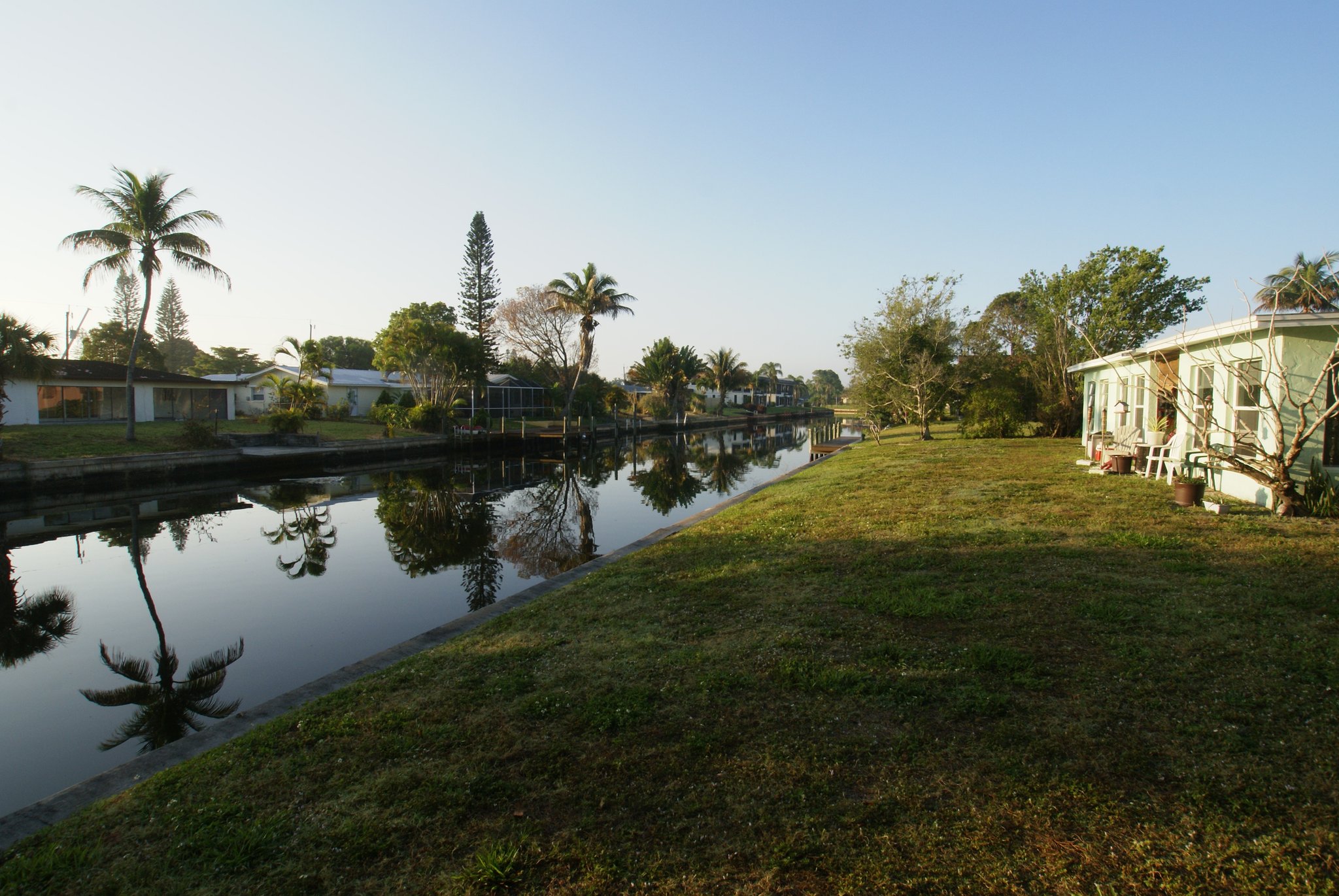 Cape Coral Apartment: 4927 Victoria Drive, Cape Coral, Florida