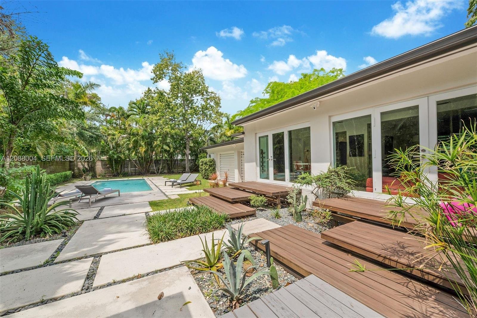 Coral Gables House: 5711 Michelangelo St