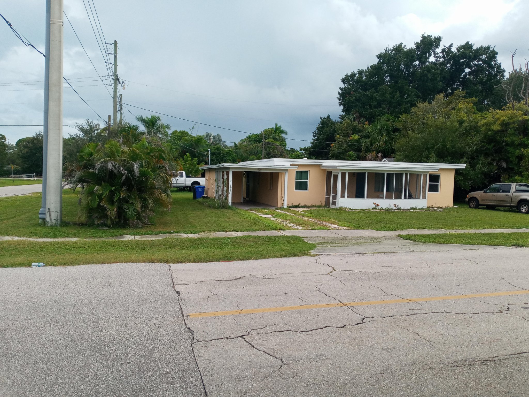 Fort Myers Single Room: 1872 Braman Ave