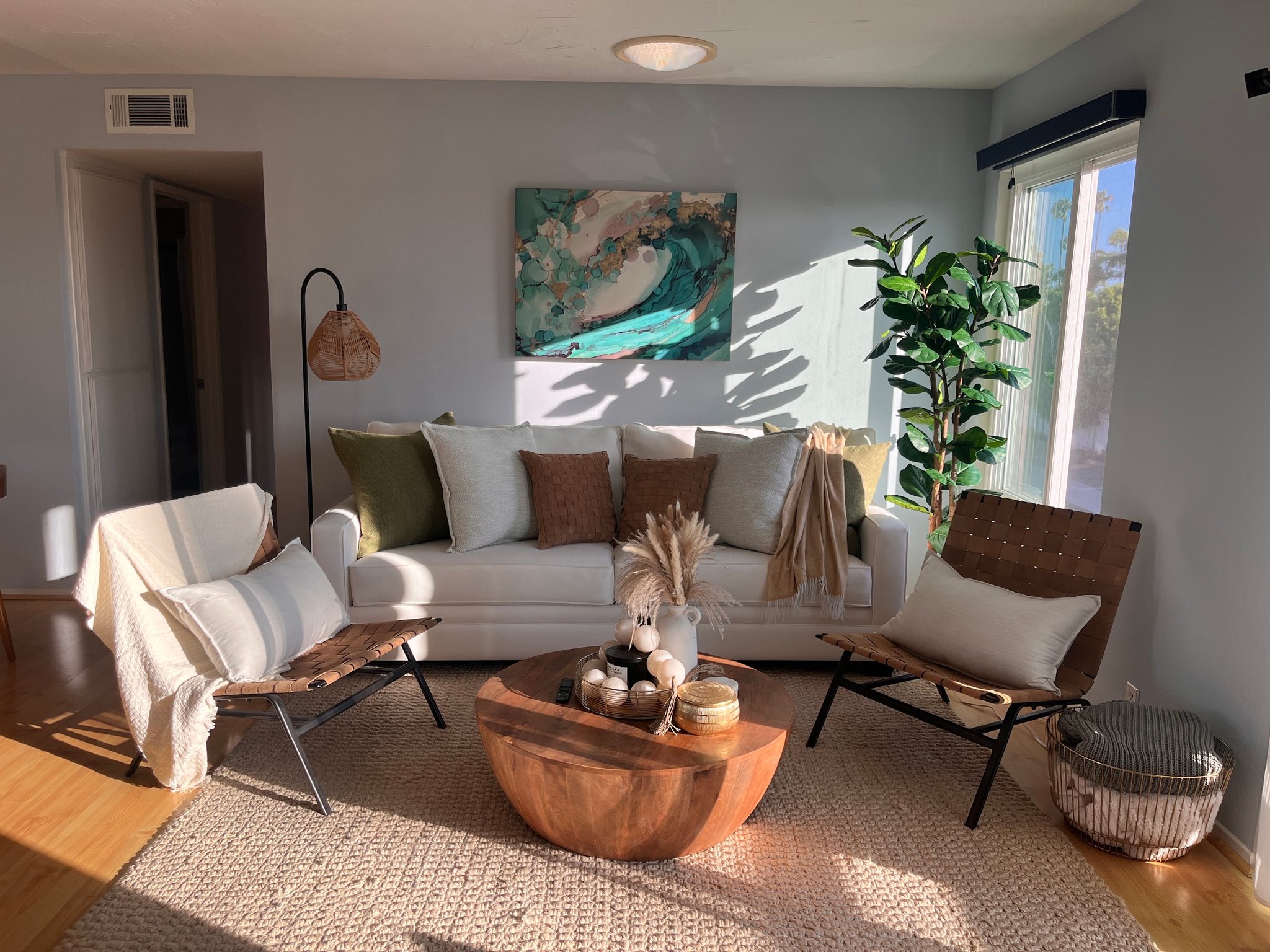 Ventura Condo: 3075 E Harbor Blvd