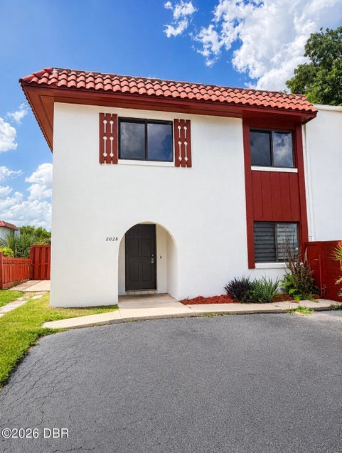 Daytona Beach Townhome: 2028 Oak Meadow Cir