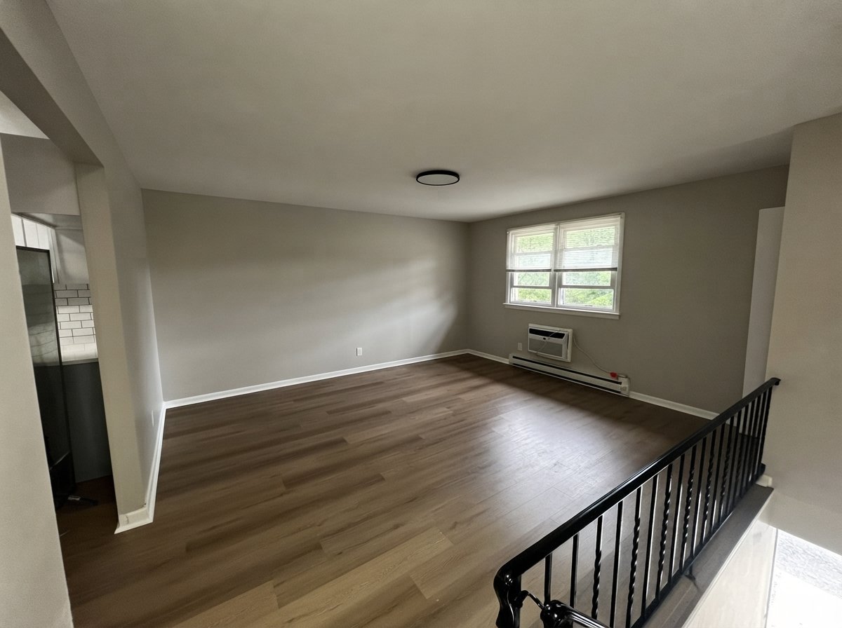 Stratford Apartment: 319 Columbia Avenue