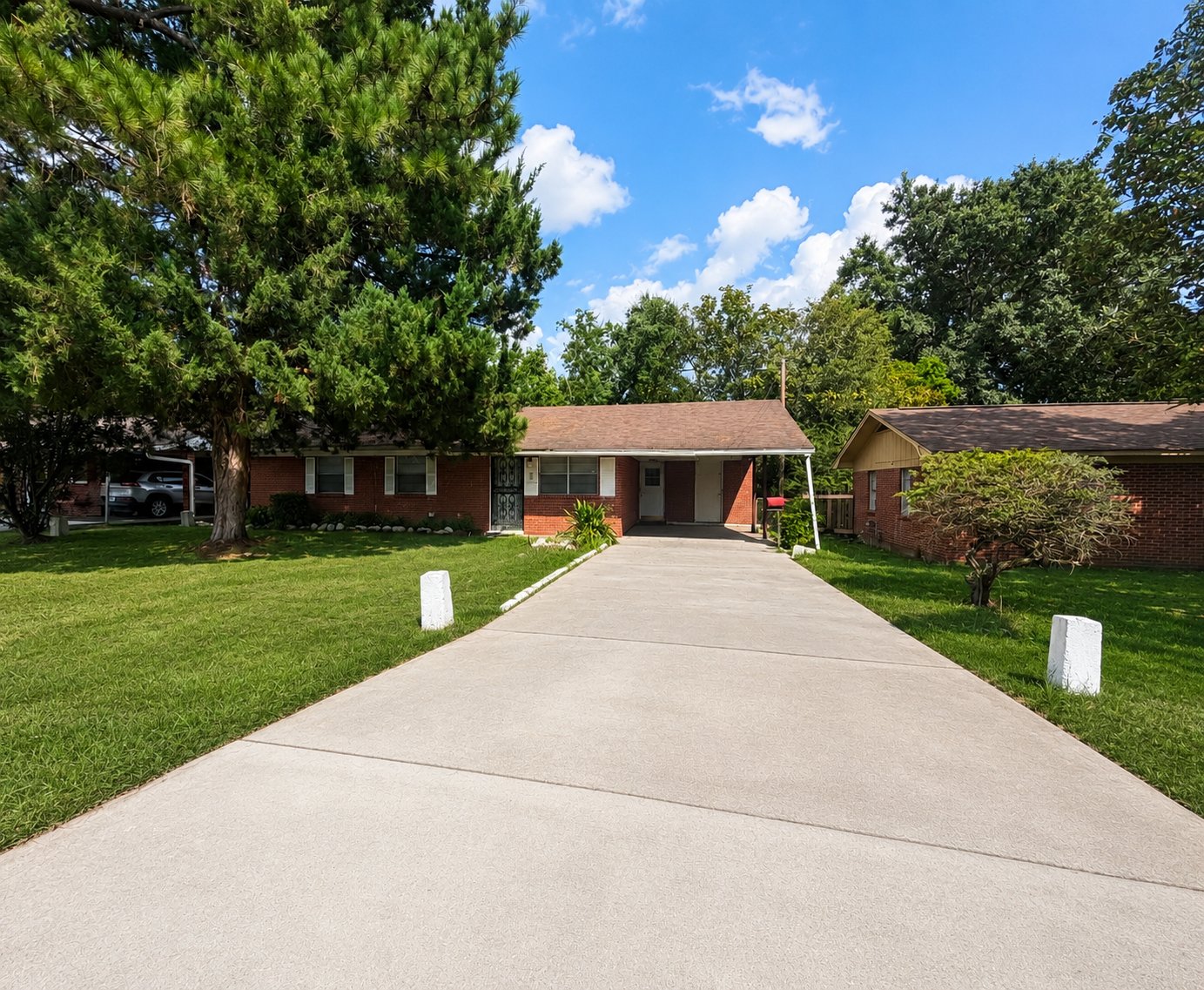 Laurel House: 2205 Pearson Ave