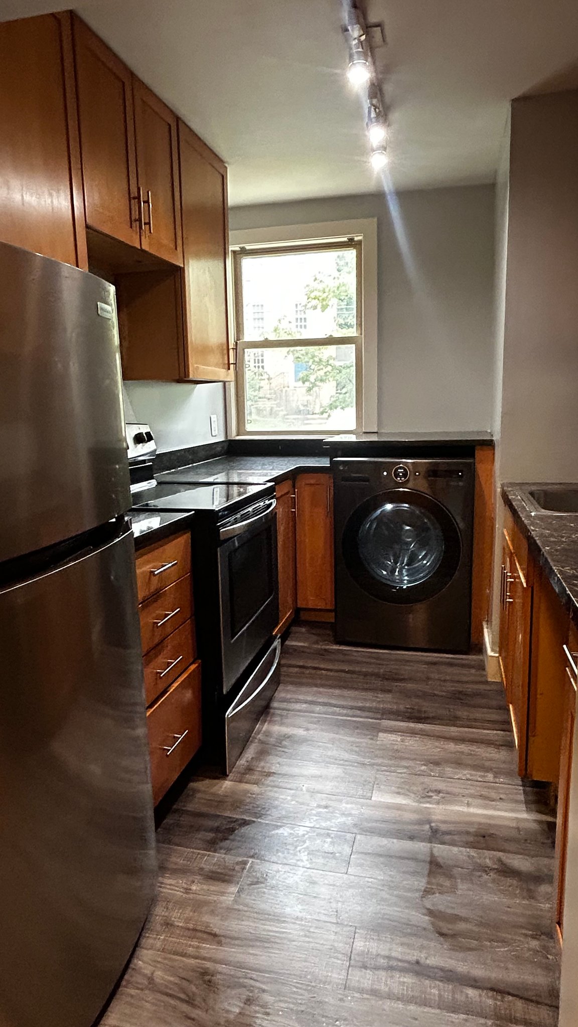 Washington Apartment: 2838 Hartford St