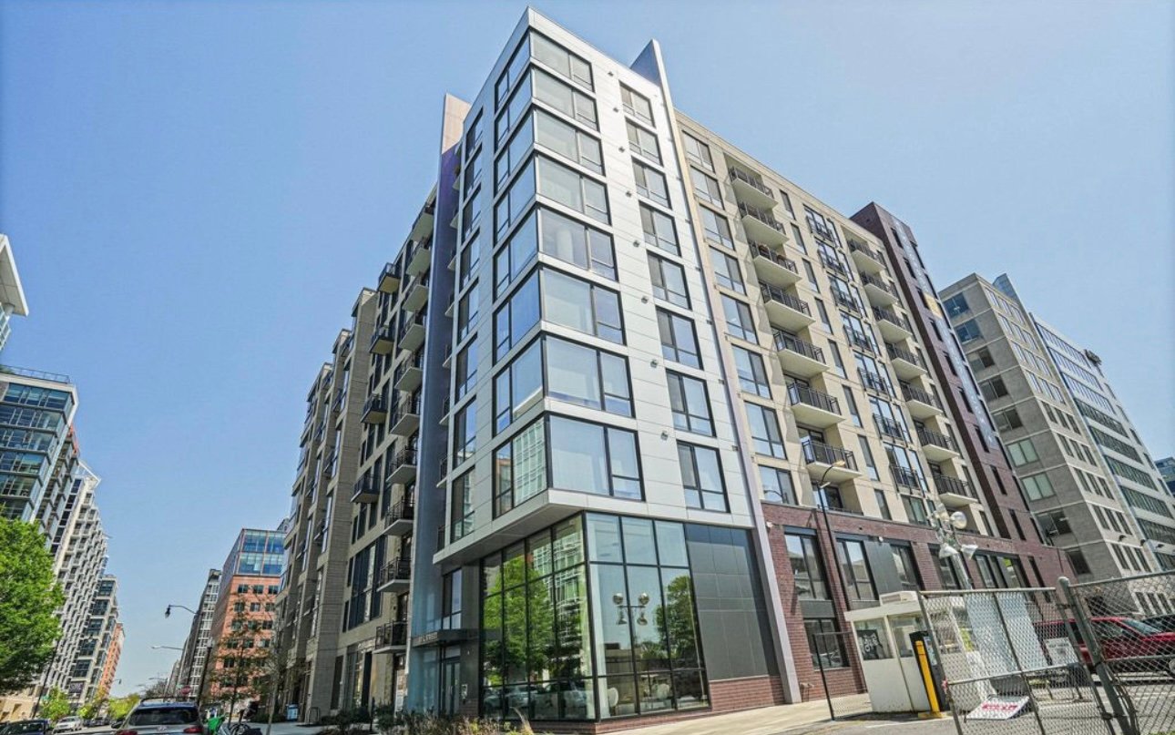 Washington Condo: 37 L ST SE