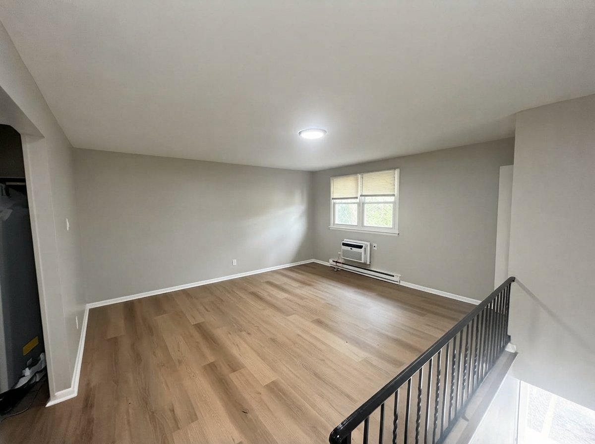 Stratford Apartment: 319 Columbia Avenue