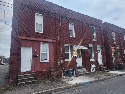 Johnstown Townhome: 33 fleetwood st