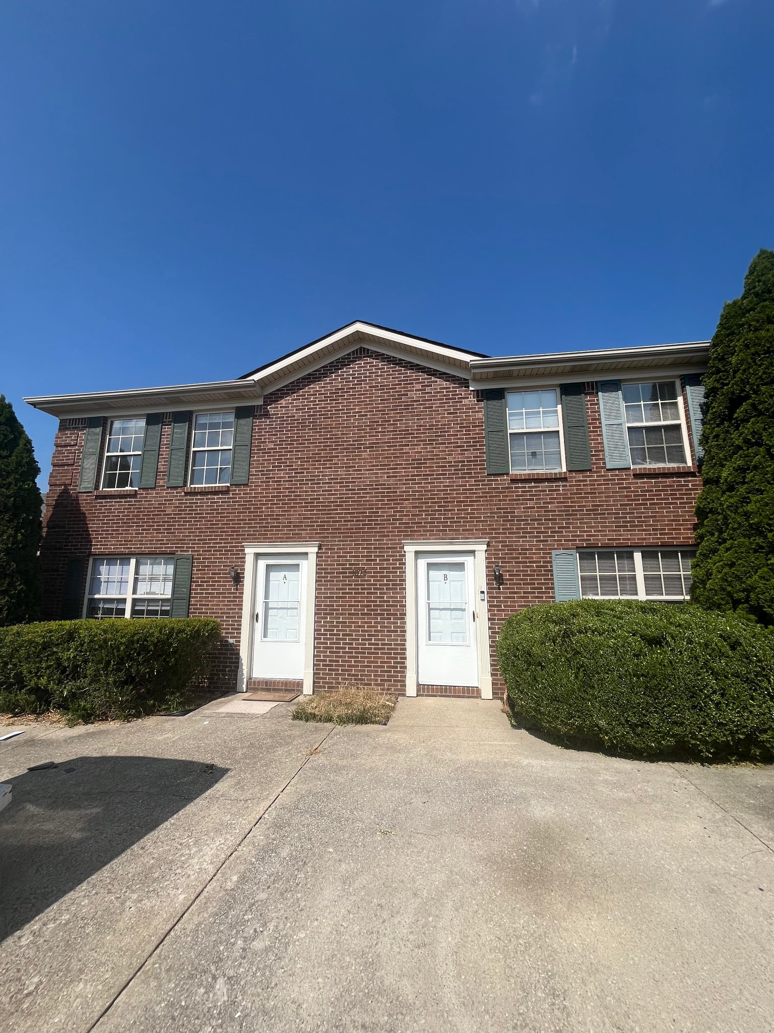 Richmond Apartment: 1073 Merrick Dr
