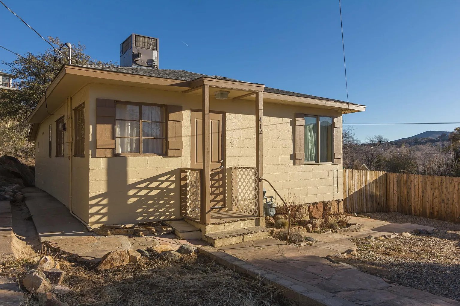 Prescott House: 412 W Leroux St