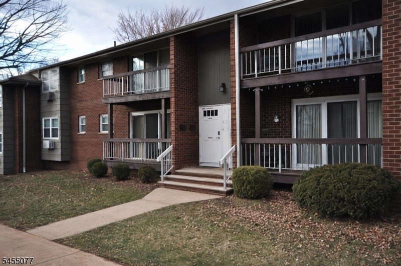 Hillsborough Condo: 18 Deanna Dr