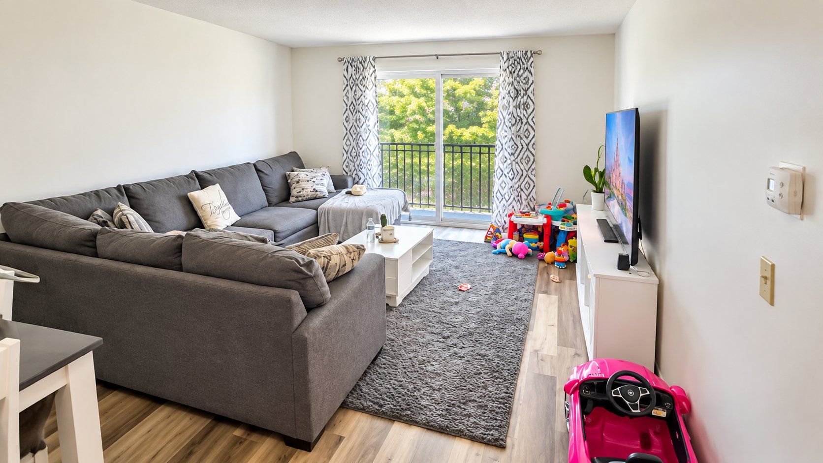 Milford Apartment: 14 Shadowbrook Ln