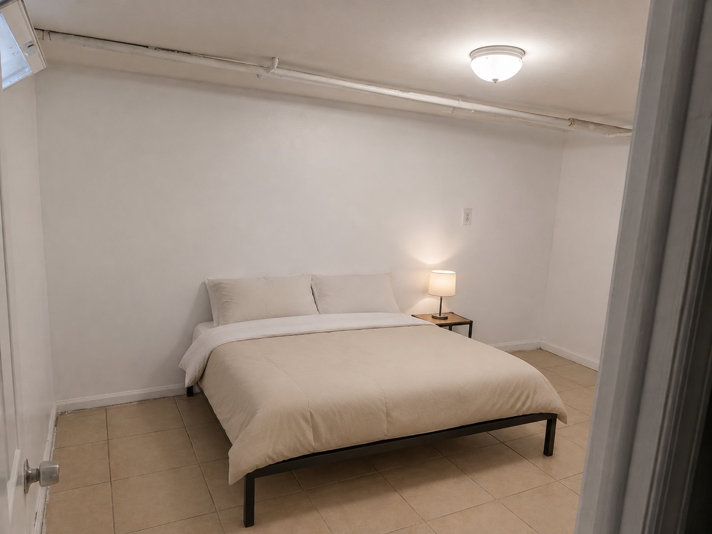 Orange Single Room: 561 Morris Street, 1st Fl