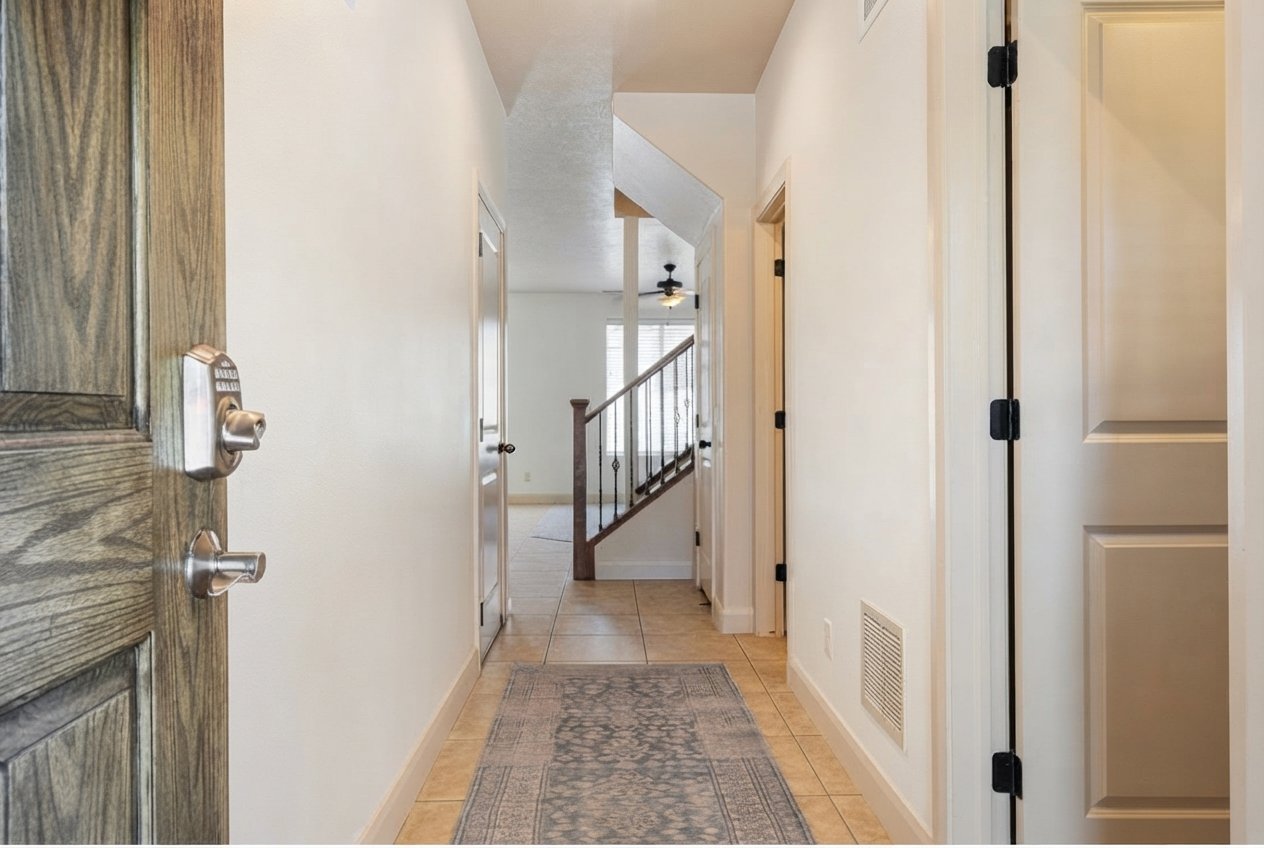 Washington Townhome: 150 N 1100 E