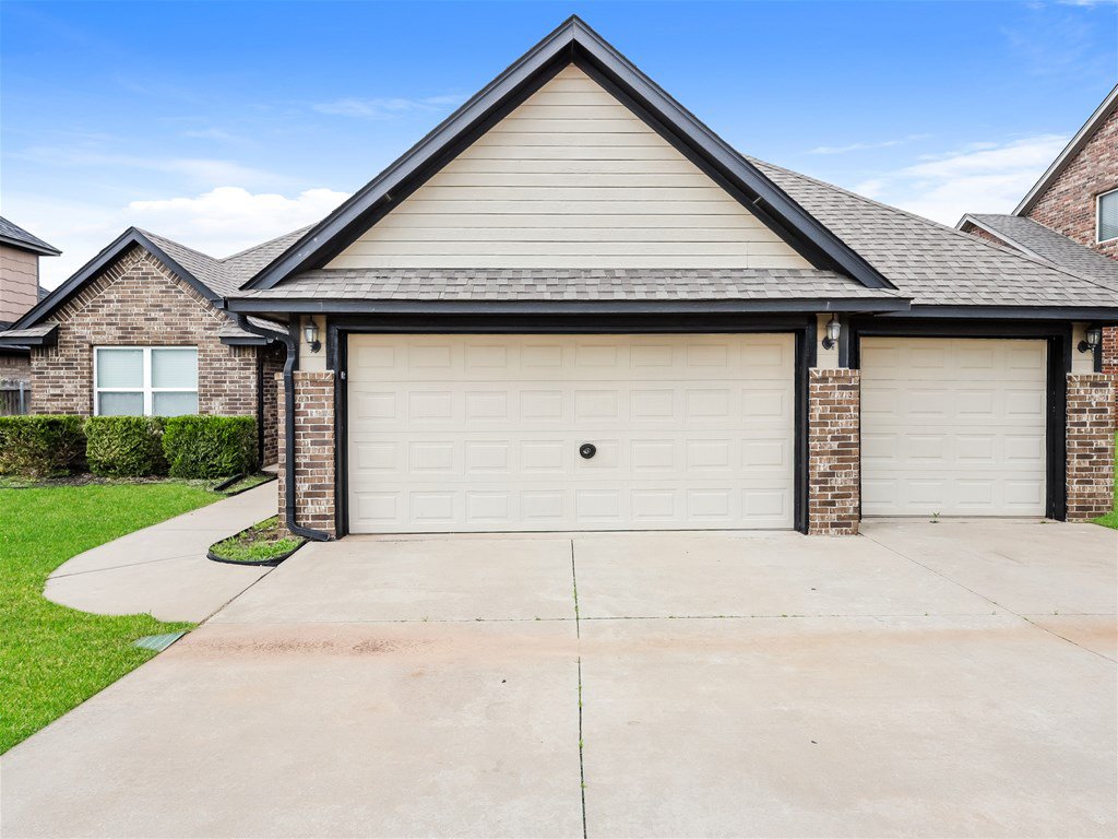 Yukon Multiplex: 1501 Tahoe Ln