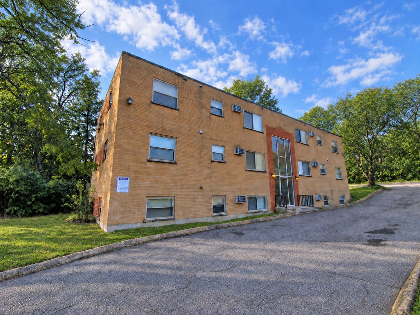 Cincinnati Apartment: 2915 Westwood Northern Blvd