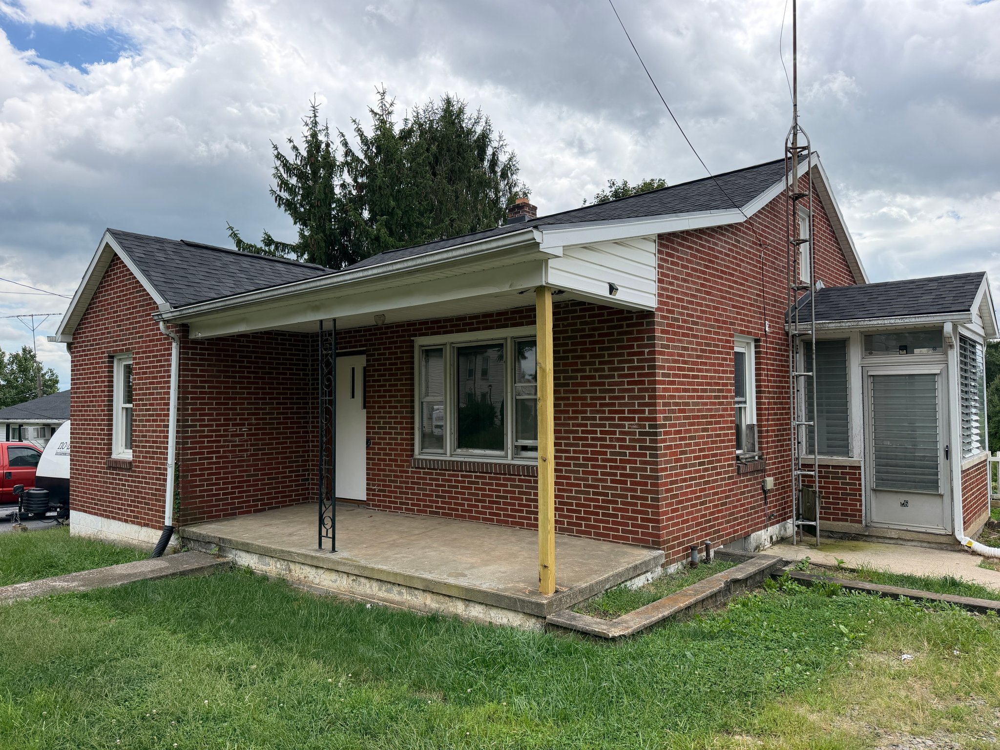 Martinsburg House: 264 Jenny Wren Dr