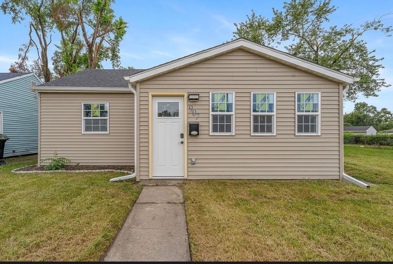 Gary House: 907 Central Ave