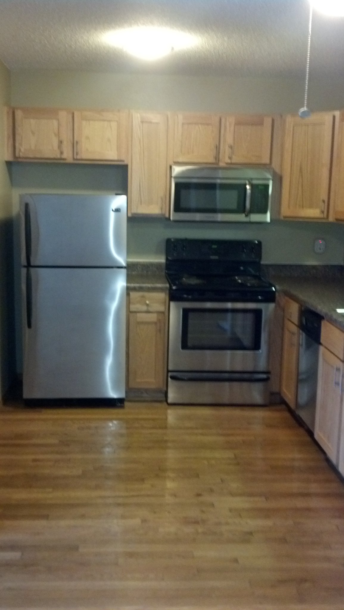 Springfield Apartment: 664 S Kentwood