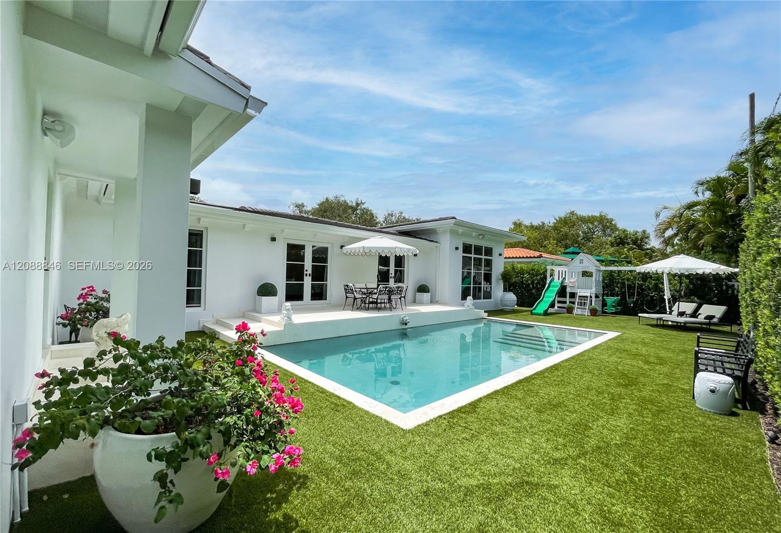 Coral Gables House: 6901 Almansa St
