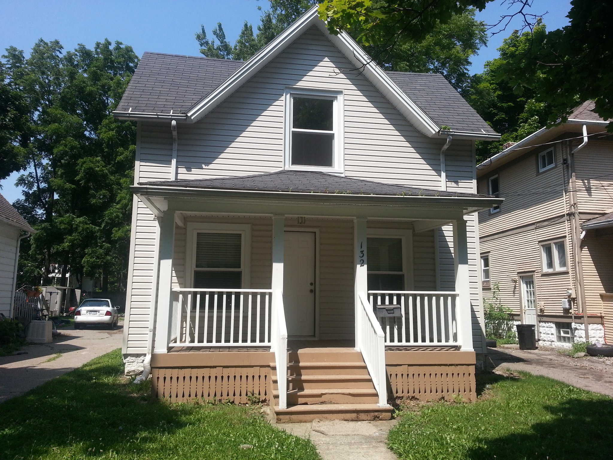 Lansing House: 132 Shepard St.