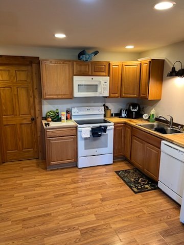 Warrens Multiplex: 466 B Overlook Ct