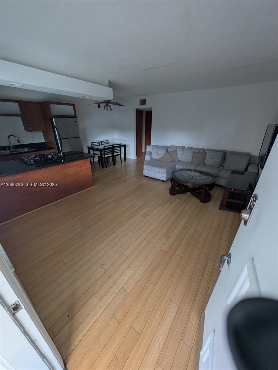 BAY HARBOR ISLANDS Condo: 10101 W Bay Harbor Dr