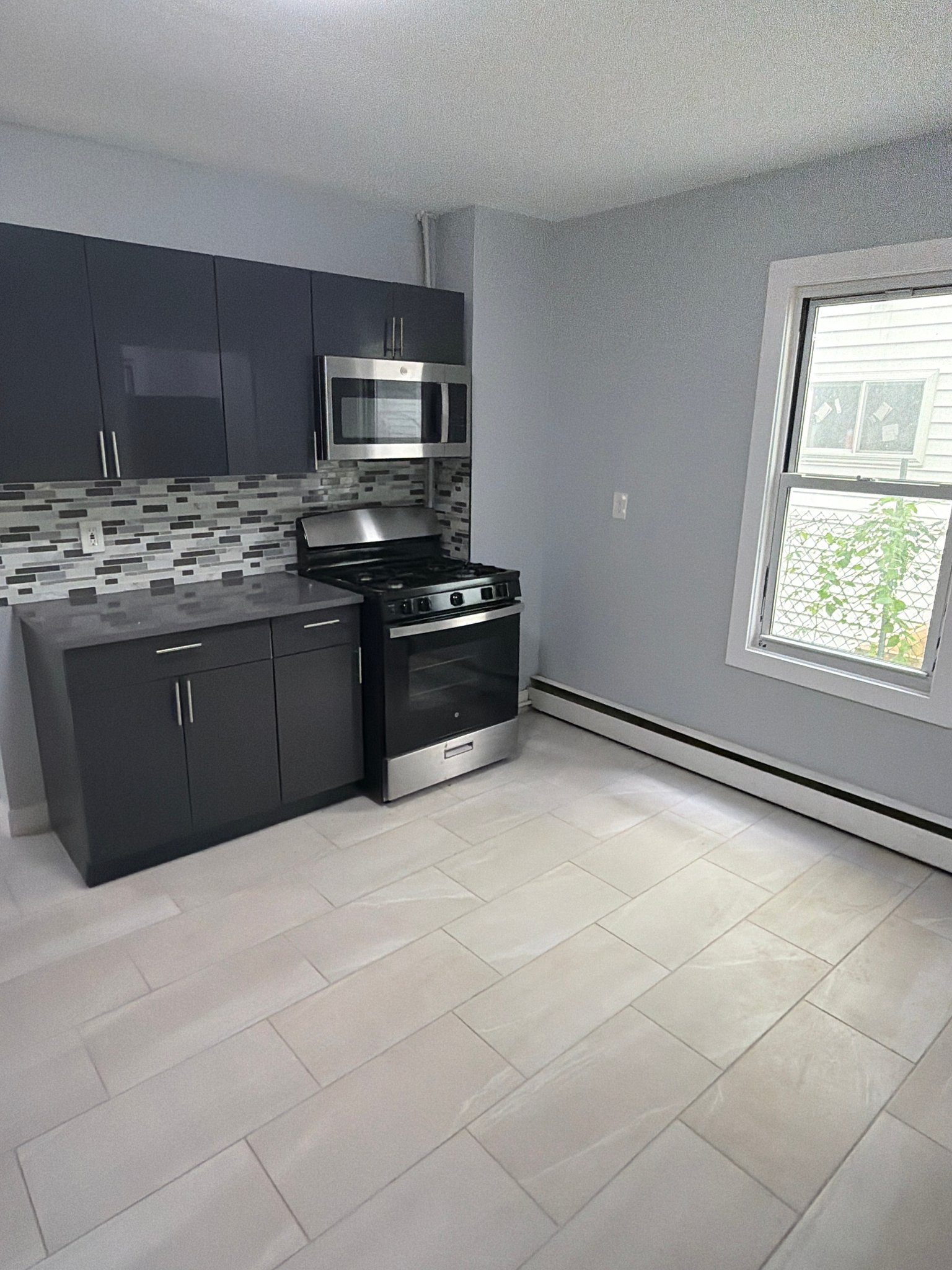 Bridgeport Apartment: 748 Maple St
