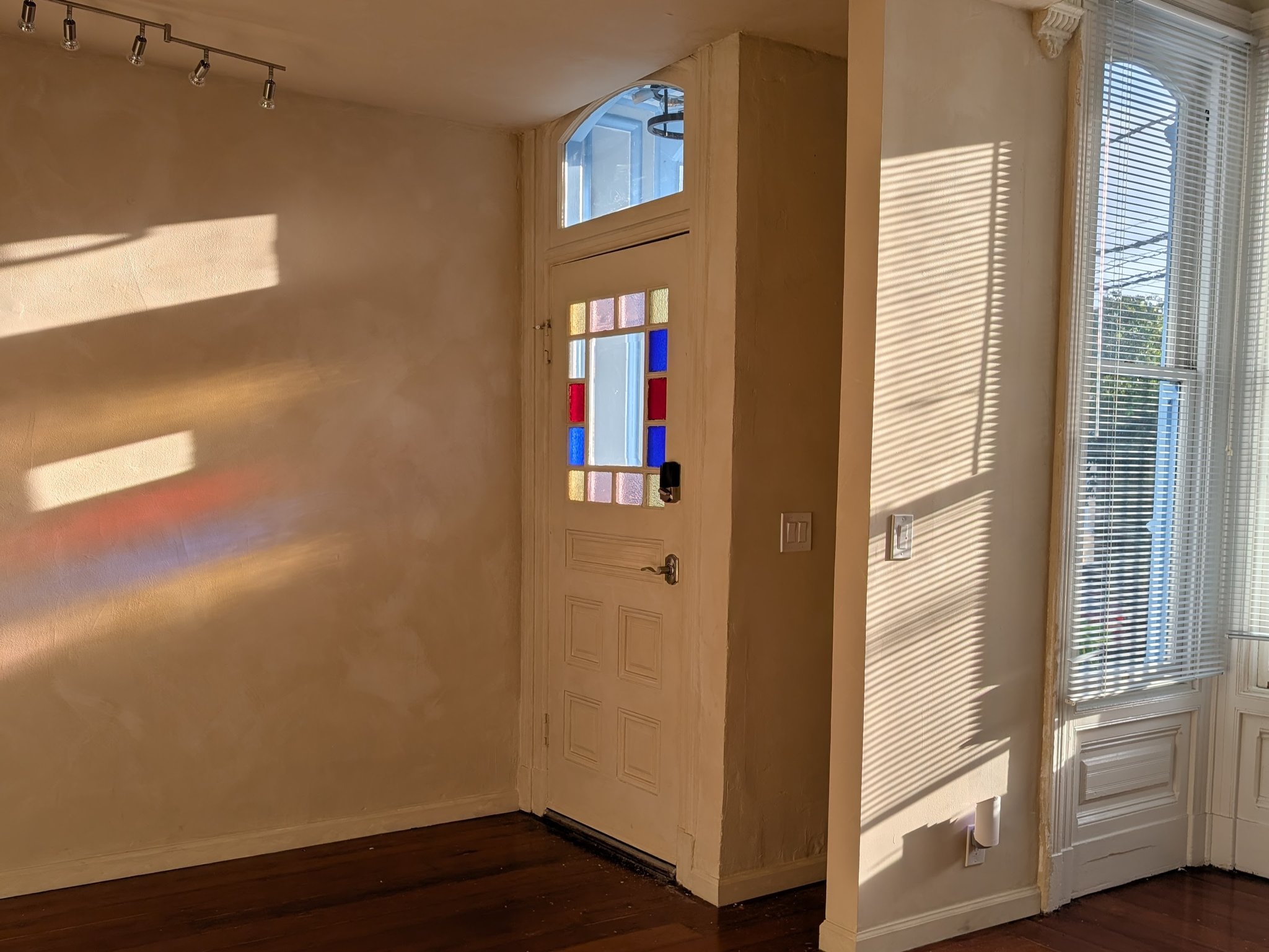 San Francisco House: 320 Bartlett St