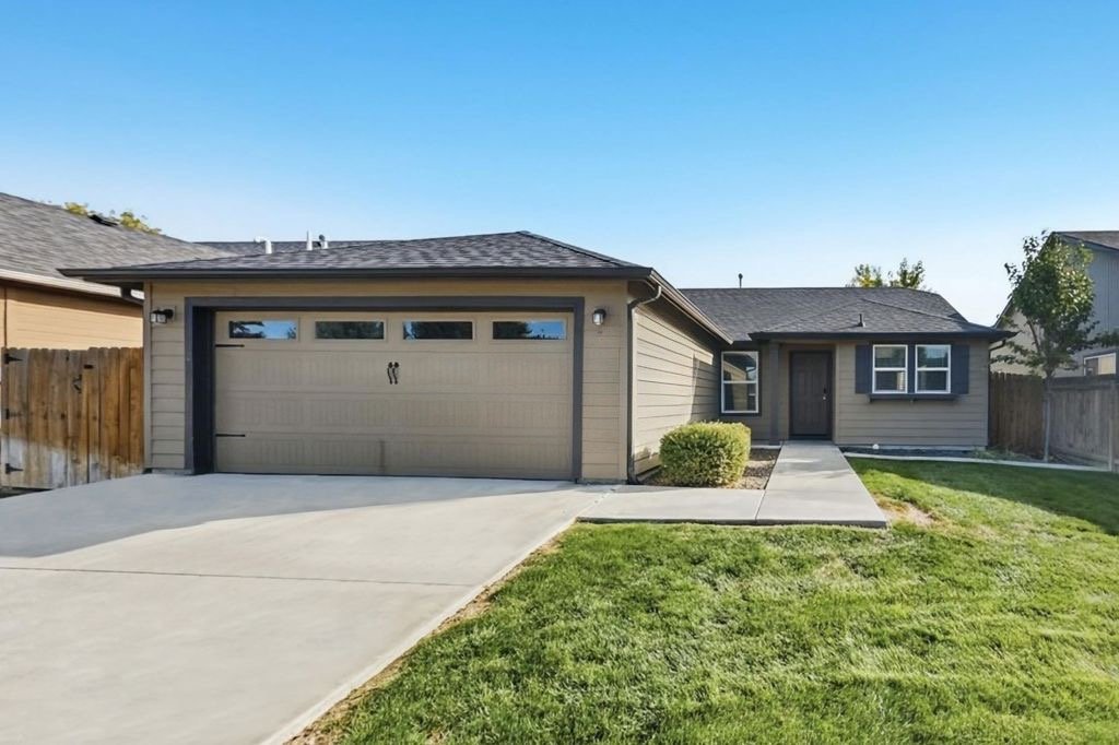 Nampa House: 2212 Aries Dr