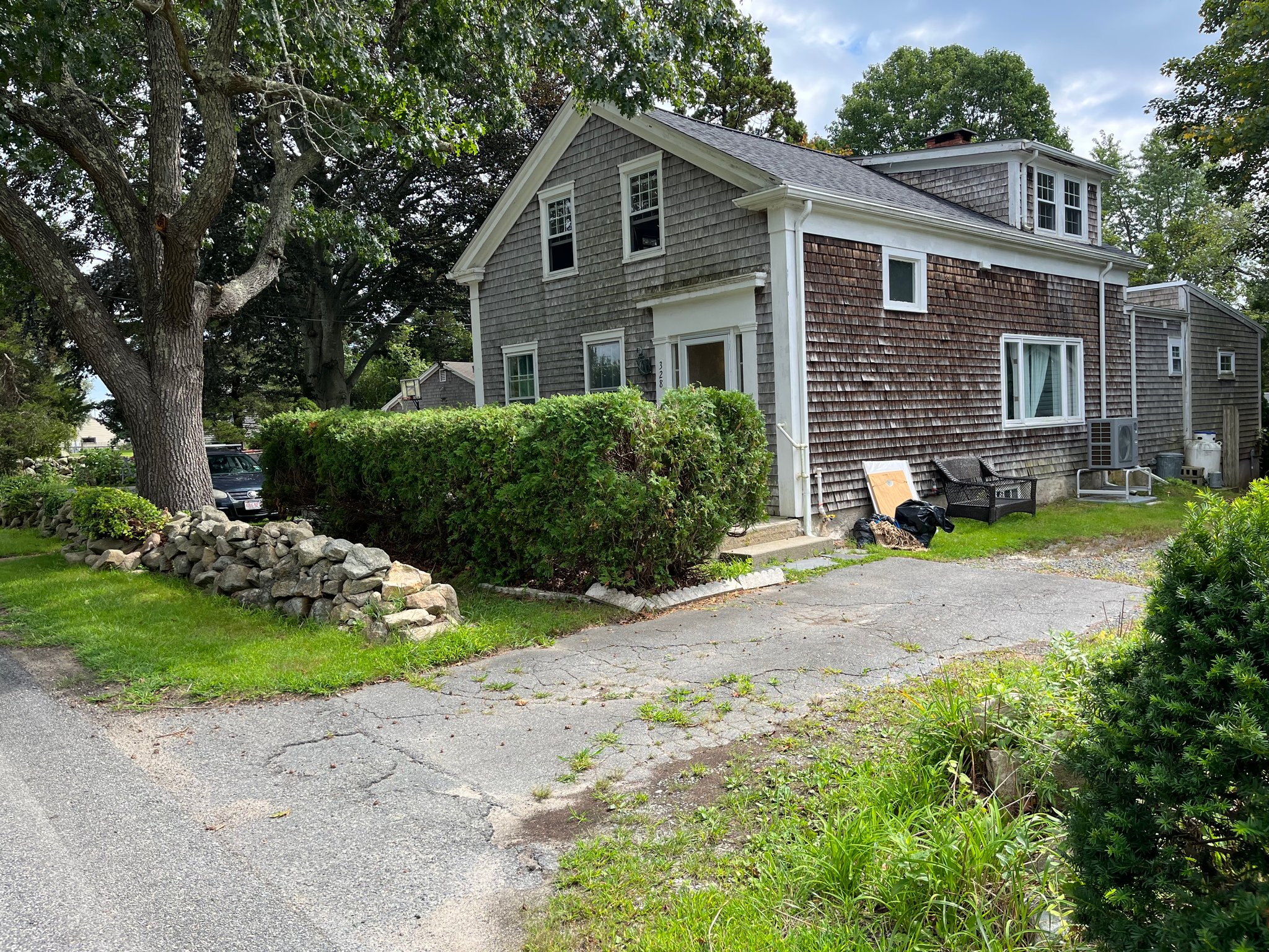 South Dartmouth Apartment: 328 Gulf Rd