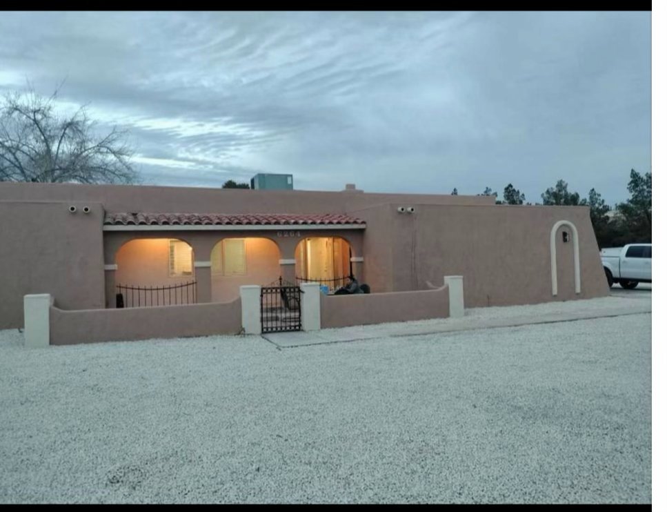 Las Vegas House: 6264 W. Desert Inn Rd.
