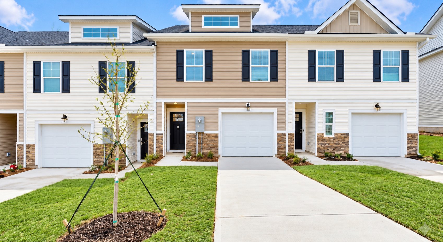 Columbia Townhome: 213 Winding Chestnut Drive