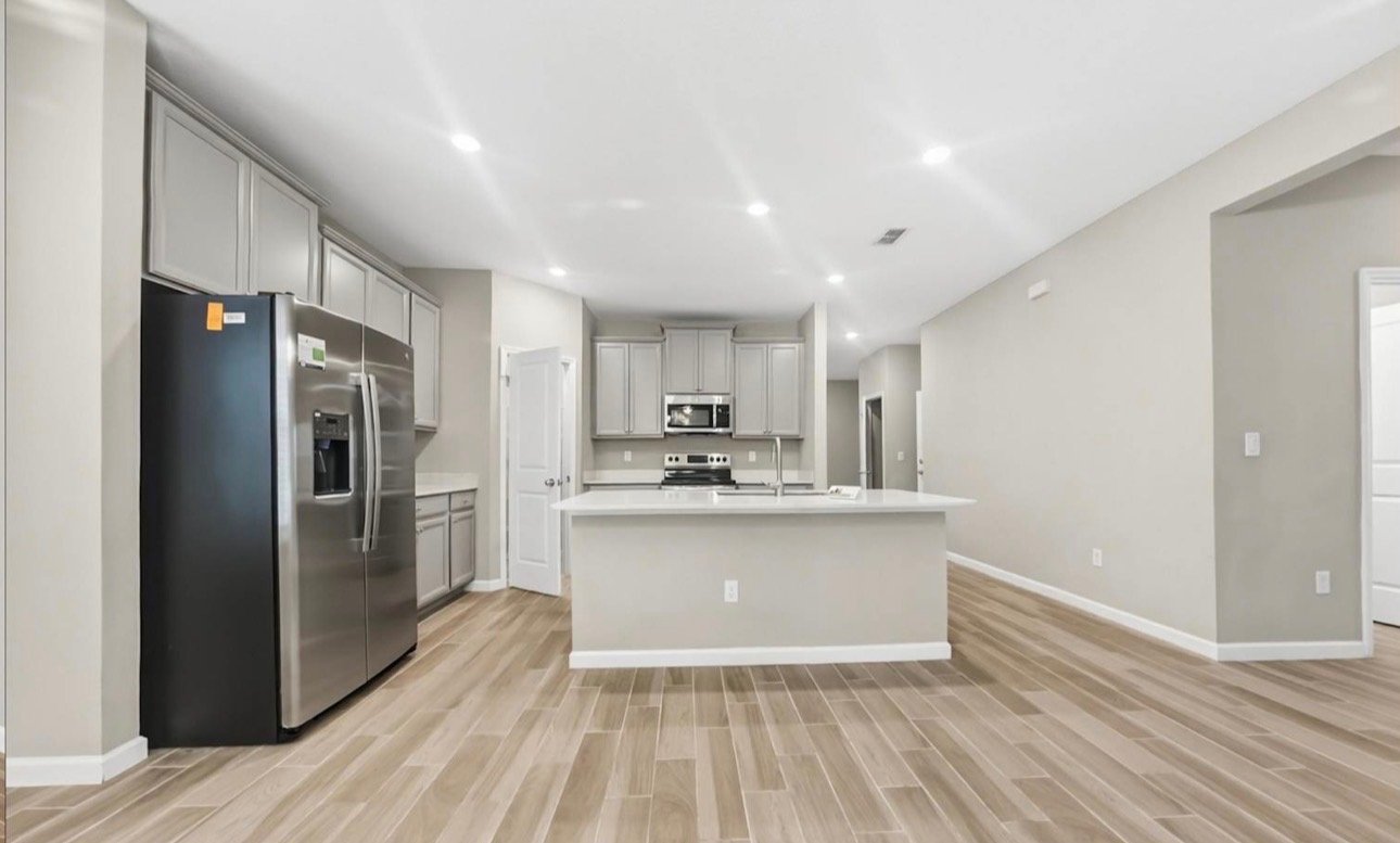 Jacksonville House: 6364 Starlight Dr