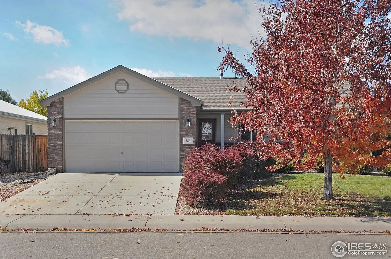 Loveland House: 385 Blue Azurite Ave