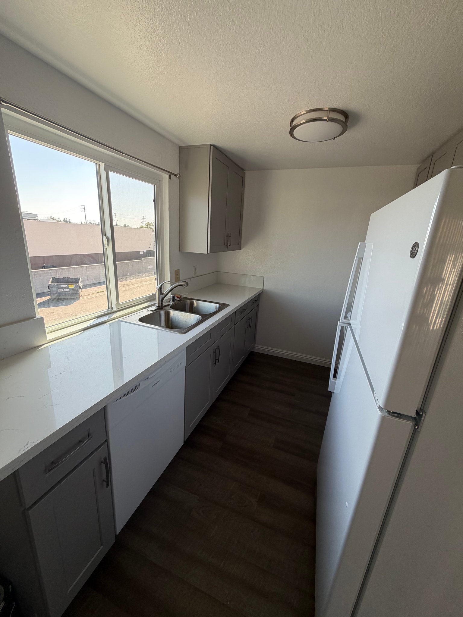 Alta Loma Multiplex: 8777 Lomita Dr