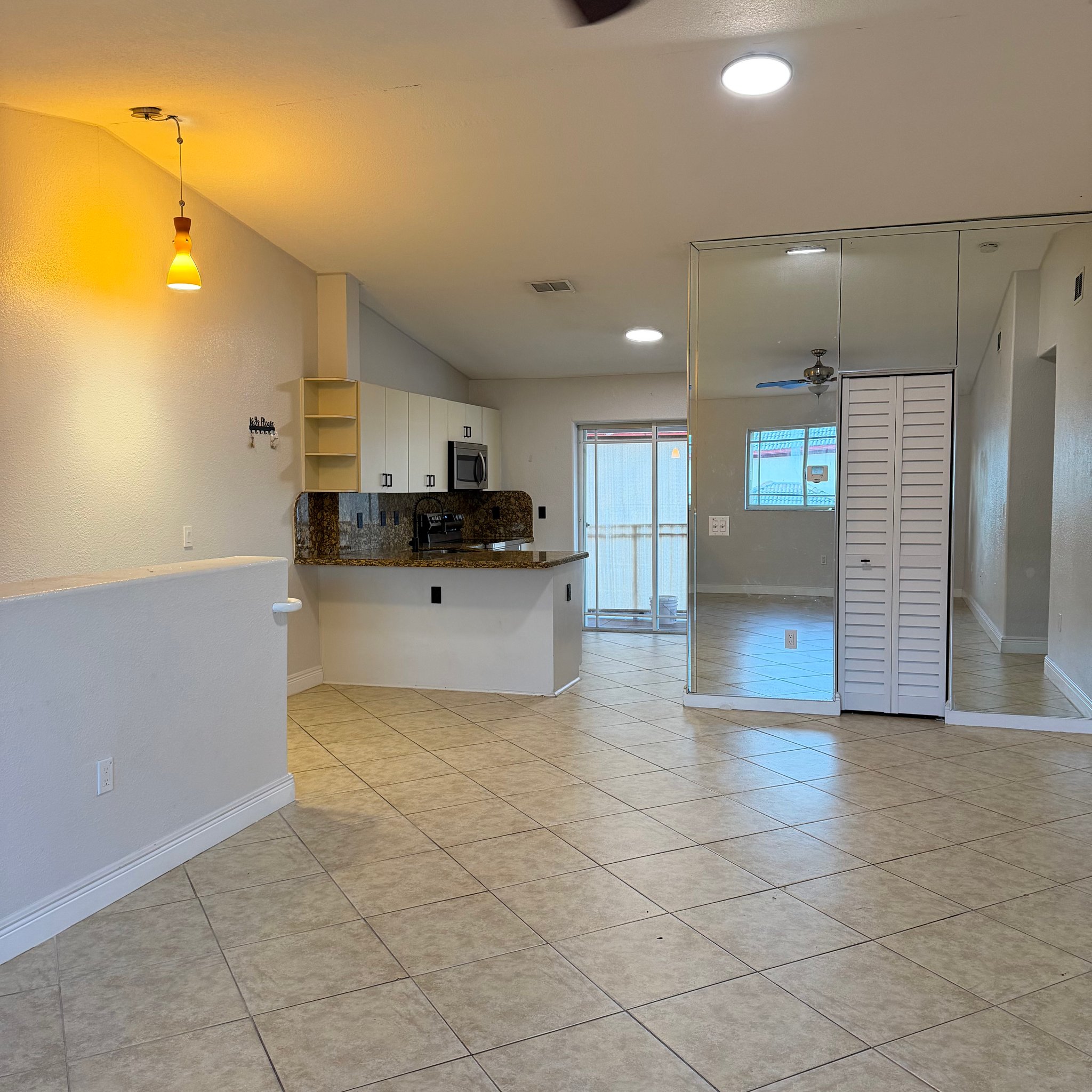 Hialeah Gardens Condo: 10921 W Okeechobee Rd