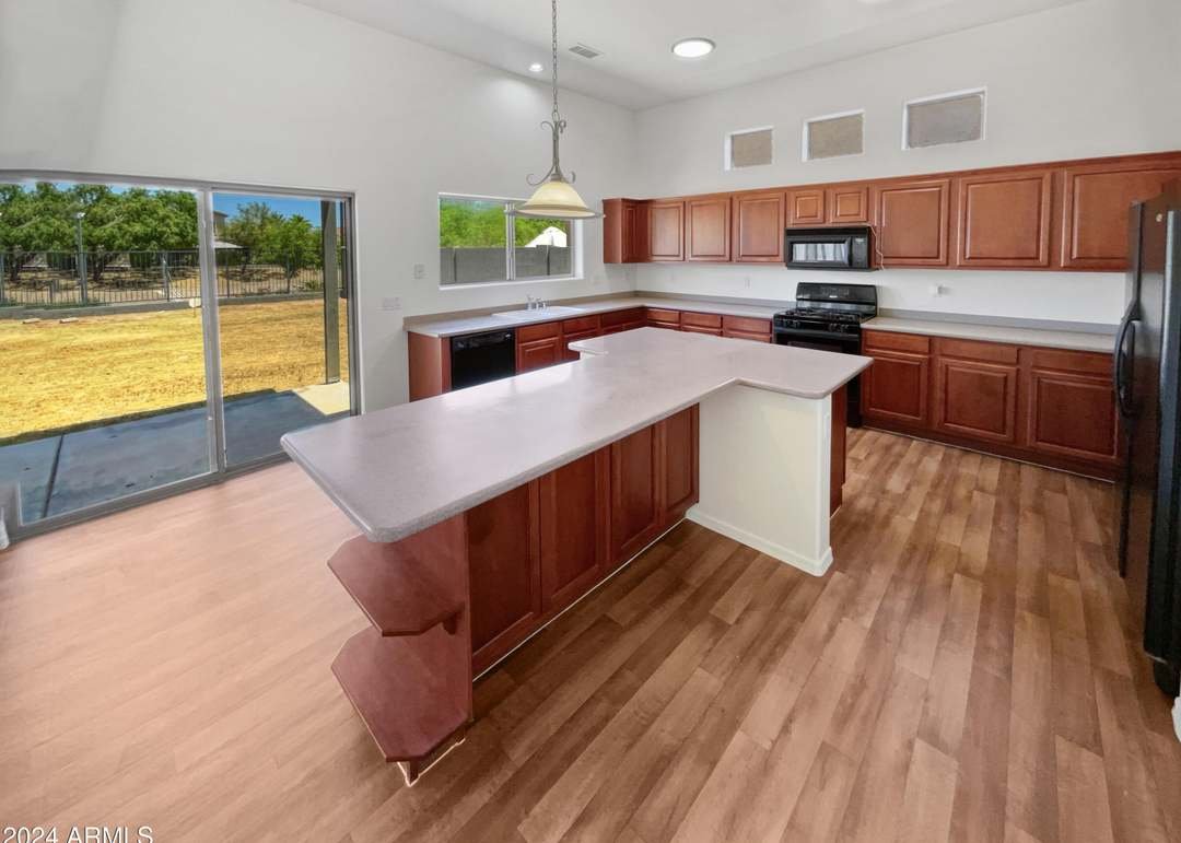 Laveen Single Room: 5322 W La Salle St
