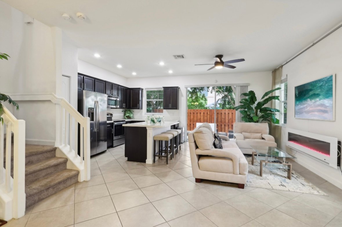 West Palm Beach Townhome: 5147 Ellery Ter
