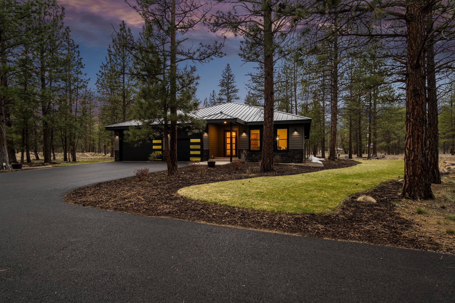 Sisters House: 69350 CROOKED HORSESHOE