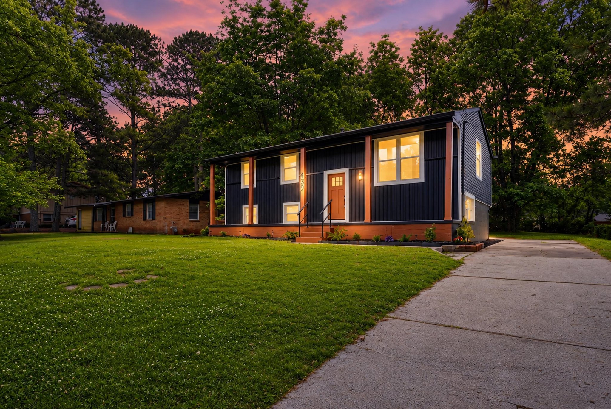 Huntsville House: 439 N Edgemont Cir NW
