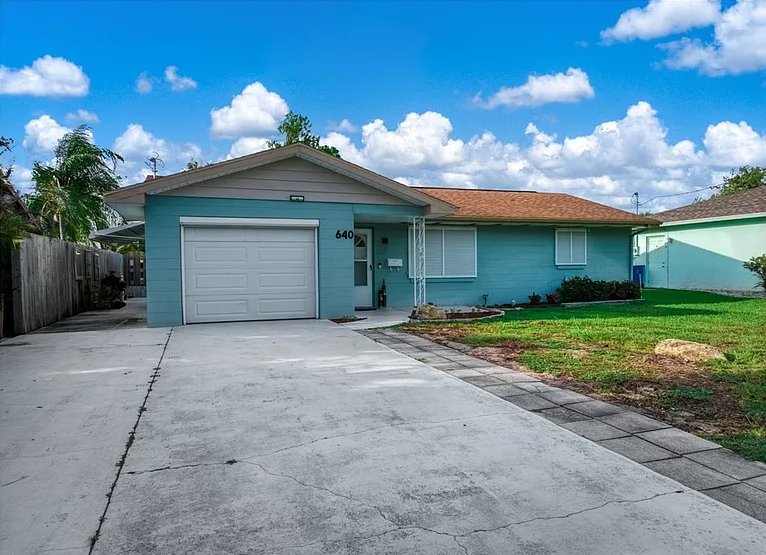 Sebring House: 640 Schlosser Rd
