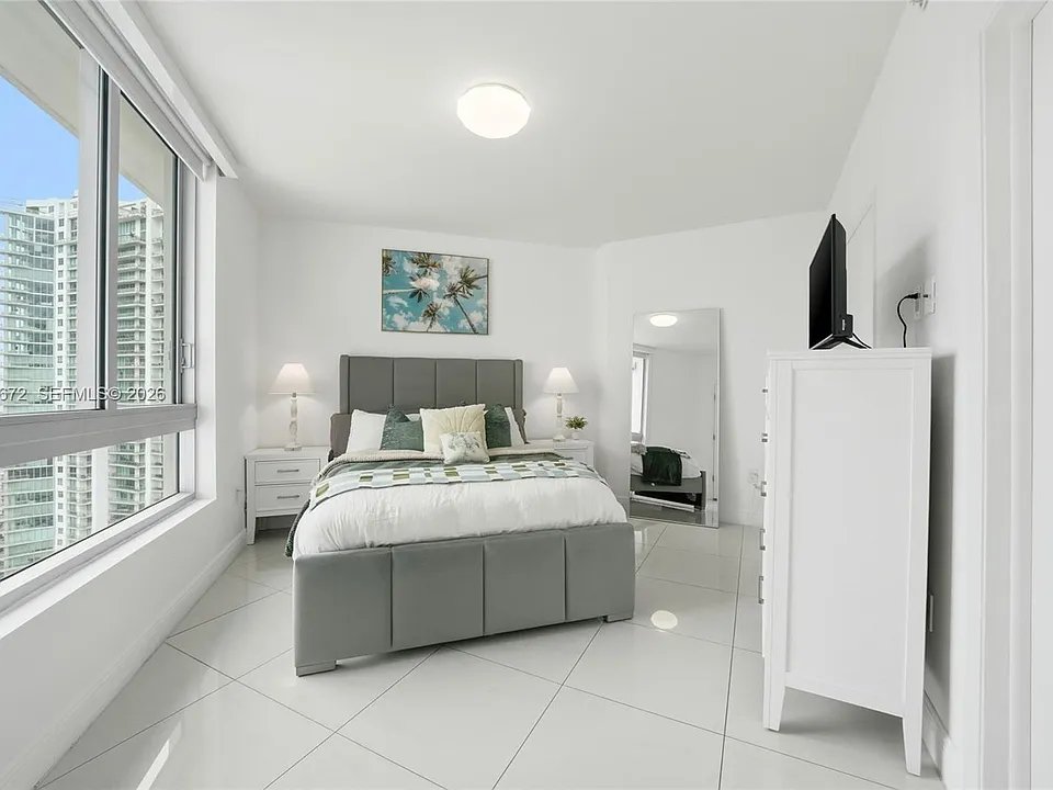Miami Apartment: 350 S Miami Ave APT 3912,